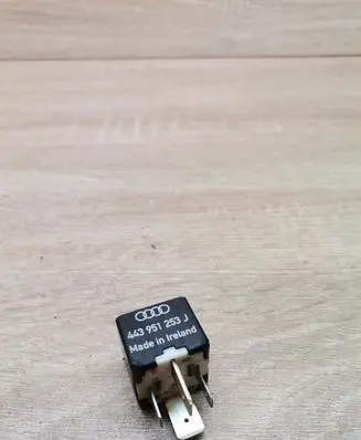 Audi A6 S6 C4 4A Other relay 443951253J