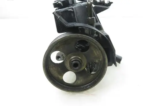 Peugeot 206 Power steering pump 26079835QM 9639726780