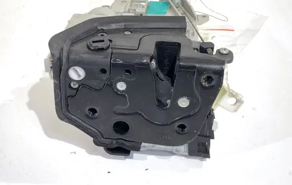 Audi A3 S3 8V Rear door lock 8K0839015G