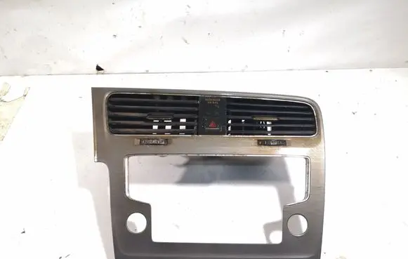Volkswagen Golf VII Radio/GPS head unit trim 5G1819728AC 5G1819743
