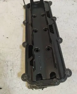 Volkswagen Touran I Rocker cam cover 