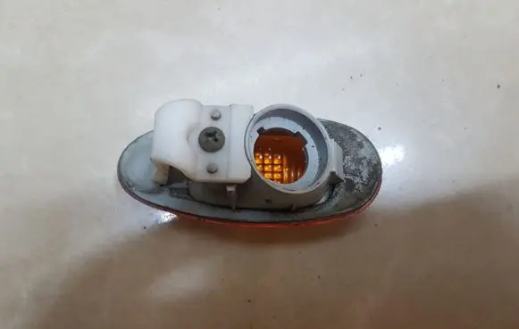 Mitsubishi Pajero Sport I Front fender indicator light