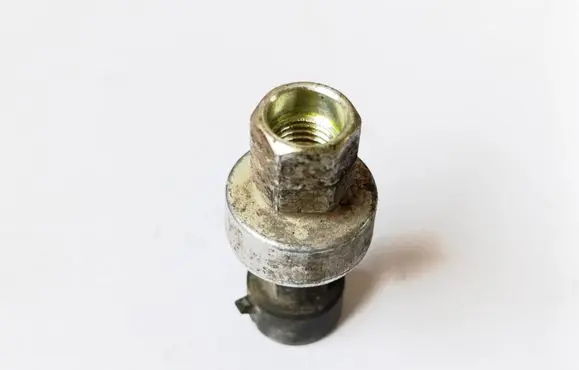 Opel Astra H Air conditioning (A/C) pressure sensor 9131721