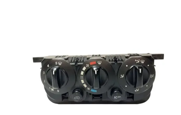 Mercedes-Benz A W168 Climate control unit 1688302185 Q010403