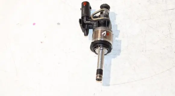 Audi A1 Fuel injector 05C036 0261500443