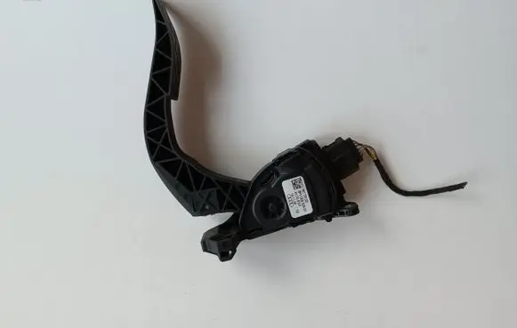 Audi A6 S6 C6 4F Accelerator throttle pedal 8K1723523 6PV00950501