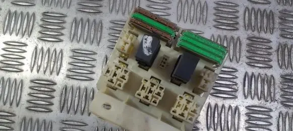 Volvo S40, V40 Fuse box set MB95338211 SIEMENS-A1001-X7
