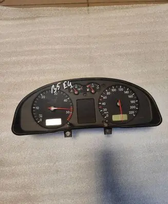 Volkswagen PASSAT B5 Speedometer (instrument cluster) 3B0919861J