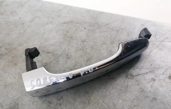 KIA Sorento Front door exterior handle