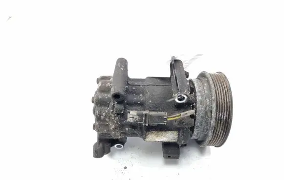 Renault Clio III Air conditioning (A/C) compressor (pump)