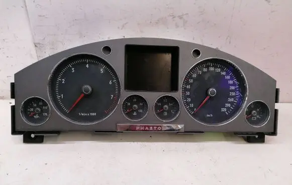 Volkswagen Phaeton Speedometer (instrument cluster) 3D0920882C 2312000048