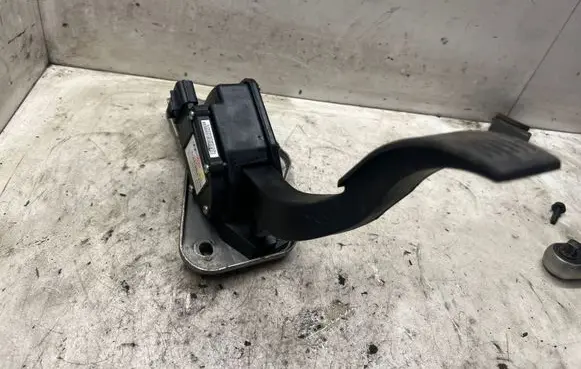 Hyundai Santa Fe Accelerator throttle pedal LGZ0001A2B900