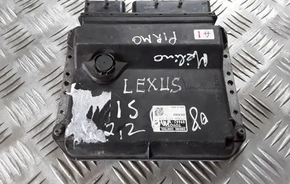 Lexus IS 220D-250-350 Engine control unit/module 8966153700 1758007703