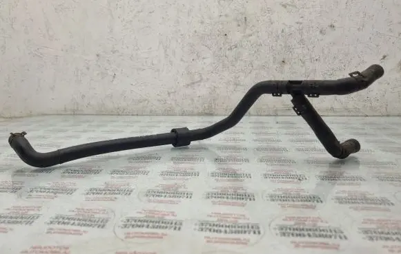 Volkswagen PASSAT B6 Engine coolant pipe/hose