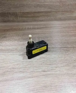 Audi A3 S3 8P Headlight level adjustment motor 1J0941295A