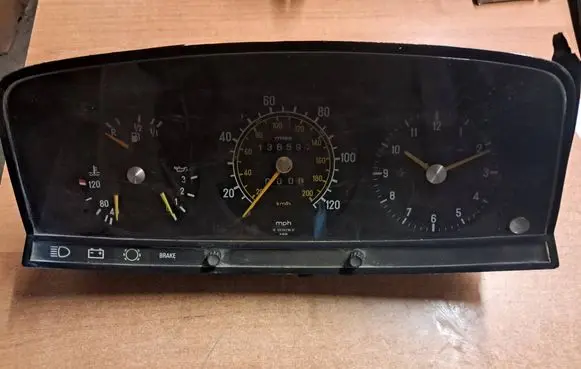 Mercedes-Benz 200 300 W123 Speedometer (instrument cluster) 1235426901