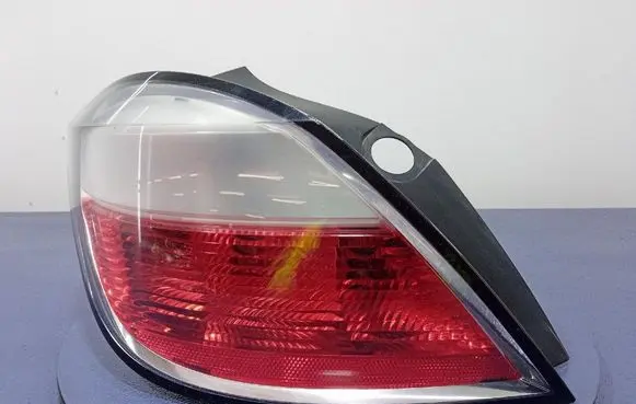 Opel Astra H Rear/tail lights 24451835