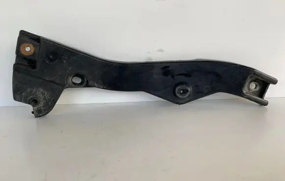 Audi A4 S4 B7 8E 8H Front bumper mounting bracket 8E0807203B