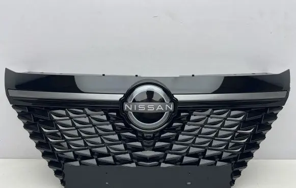 Nissan Qashqai Front bumper upper radiator grill 62310 HN10A