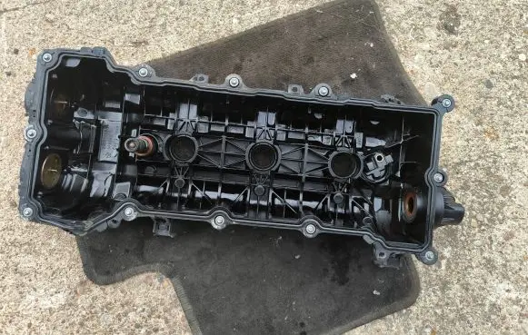 Chrysler Pacifica Rocker cam cover 04893802AE