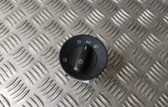 Skoda Octavia Mk2 (1Z) Light switch 1Z0941431F