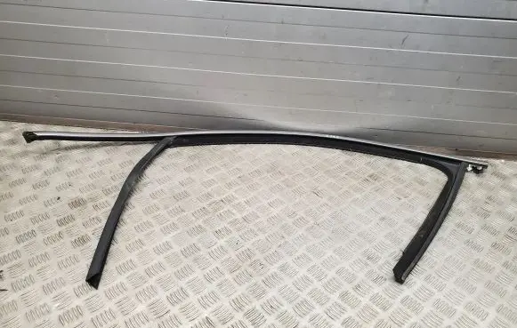 Porsche Cayenne (92A) Rubber seal front door (on door) 7P0837431E 7P0837431