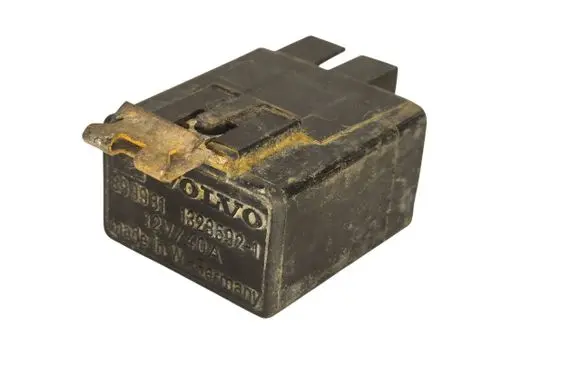 Volvo 940 Fuel pump relay 899931 13235921 12V40A