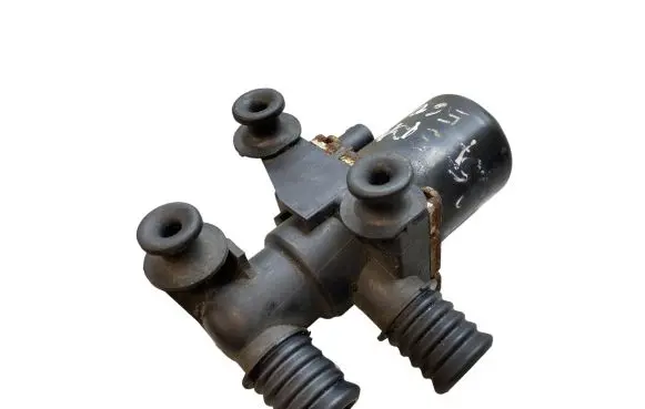 BMW 5 E60 E61 Coolant heater control valve 6920226 K1401
