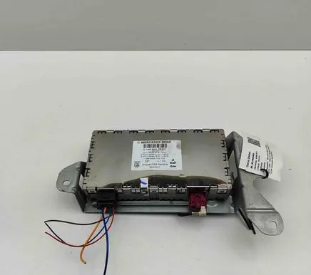 Mercedes-Benz E W212 HiFi Audio sound control unit A1668202089 A1669027703