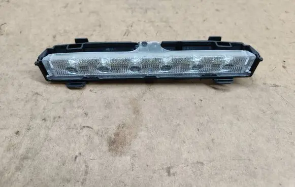 Volkswagen PASSAT B7 USA Third/center stoplight 6RU945087A 01051200 176369
