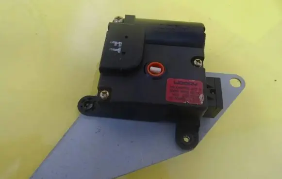 Hyundai Matrix Air flap motor/actuator D267-DEYAA D267DEYAA