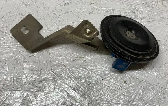 Toyota Avensis T250 Horn signal 20011