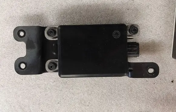 Hyundai Santa Fe Distronic sensor radar AS100A4702 D10005157 99110S1110