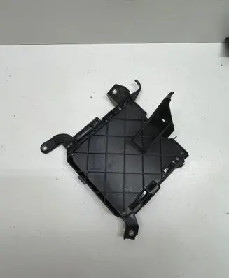 Audi A4 S4 B9 Other engine bay part 8W0907647a 647A
