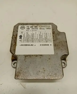 Volkswagen Touran I Airbag control unit/module 1T0909605 5WK43150 05H21S12