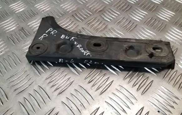 Front bumper mounting bracket