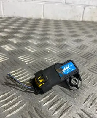 Mercedes-Benz E W211 Air pressure sensor 0281002437