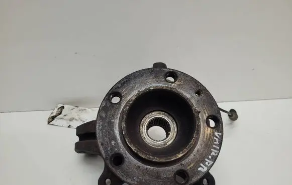 Nissan Interstar Front wheel hub spindle knuckle
