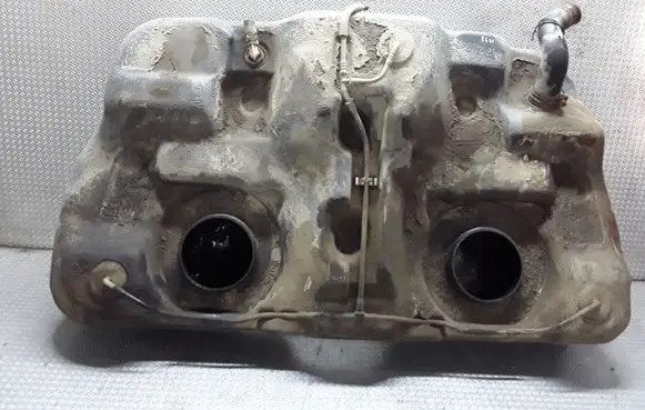 Nissan X-Trail T30 Fuel tank 