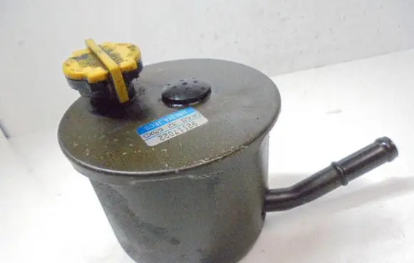 Mazda 323 Power steering fluid tank/reservoir GE6S3265XD