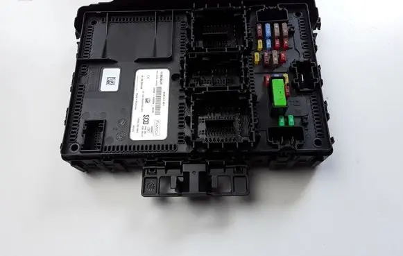 Ford Focus Fuse module JX6T15604SCD