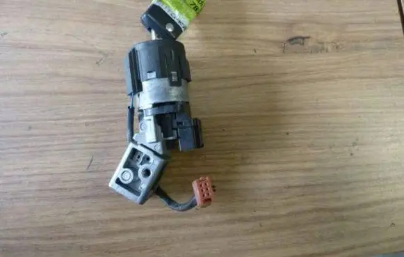 Citroen C3 Ignition lock 9663123280