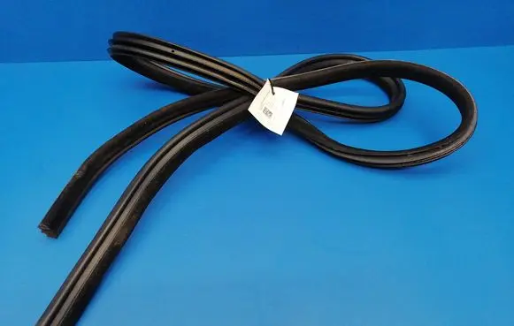 MG ZT - ZT-T Rear door rubber seal (on body) 