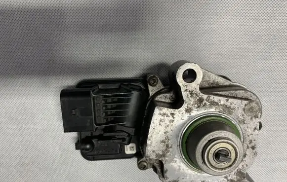 Maserati Levante Transfer box differential control unit 670038803