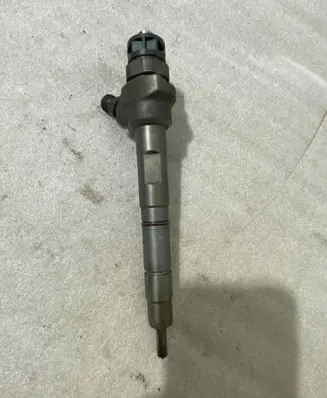 Audi A4 S4 B8 8K Fuel injector 0445110369