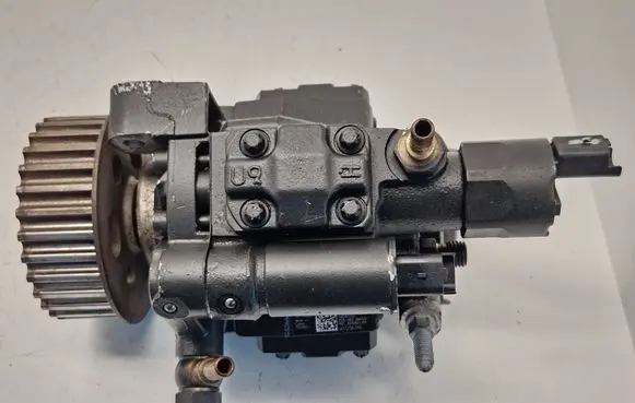 Renault Scenic III - Grand scenic III Fuel injection high pressure pump 8200821184 A2C20000754 5WS40153