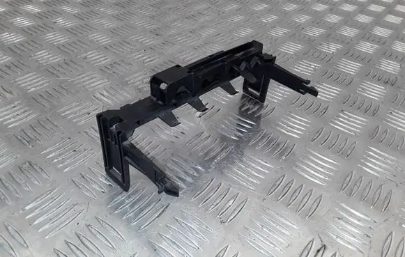 BMW 3 E92 E93 Battery bracket 9145172