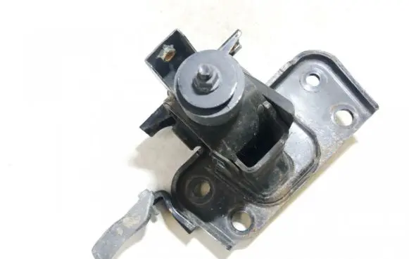 Toyota RAV 4 (XA30) Engine mount bracket