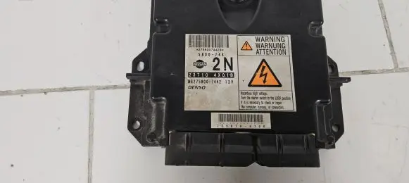 Nissan Pathfinder R51 Engine control unit/module 237104X01B 5800744 MB2758007442