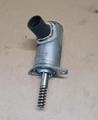 BMW 5 F10 F11 Camshaft vanos timing valve 7605025 5642R011